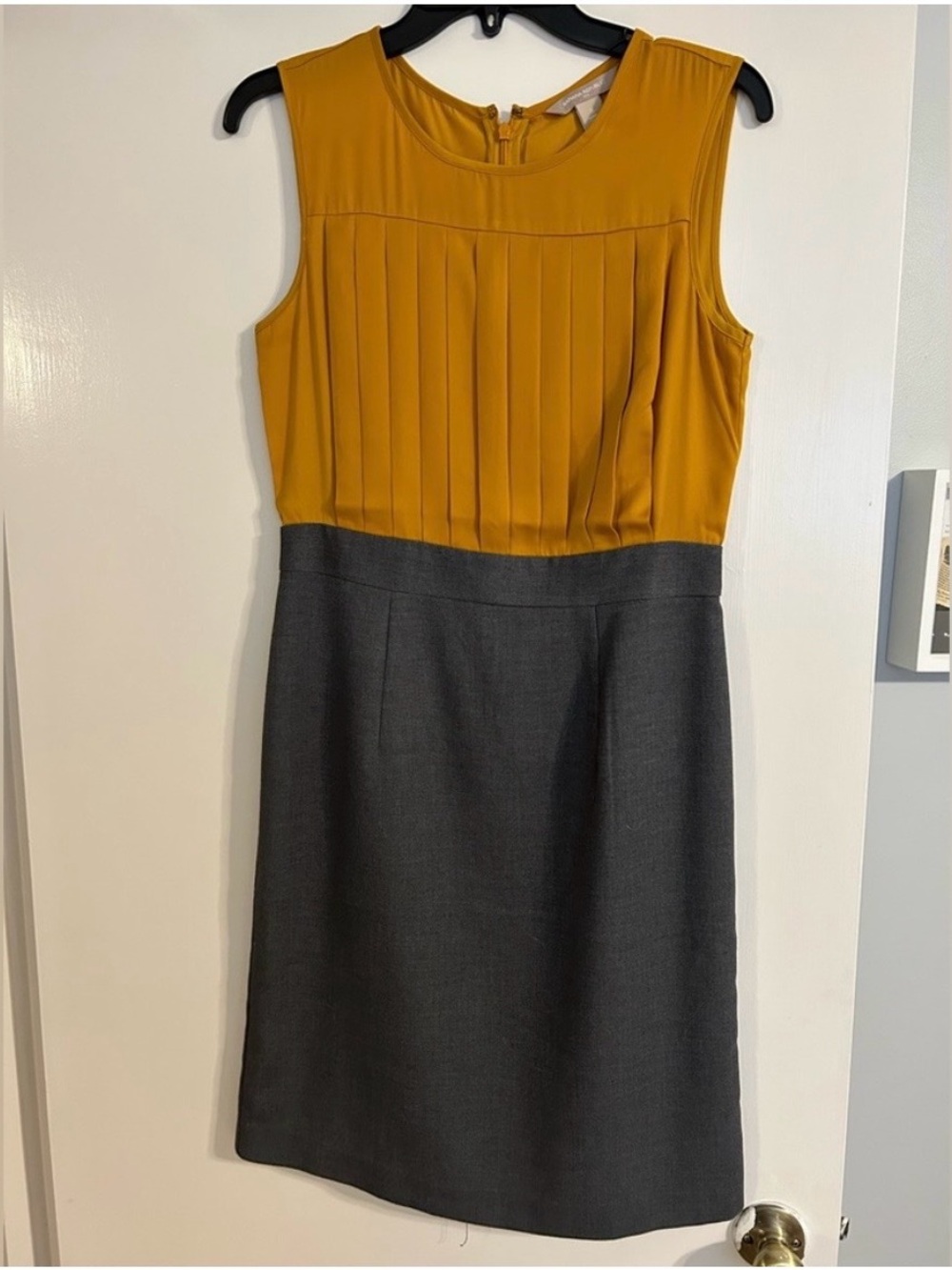 Banana Republic Sleeveless Mustard and Gray Pleated Sheath Dress- like new